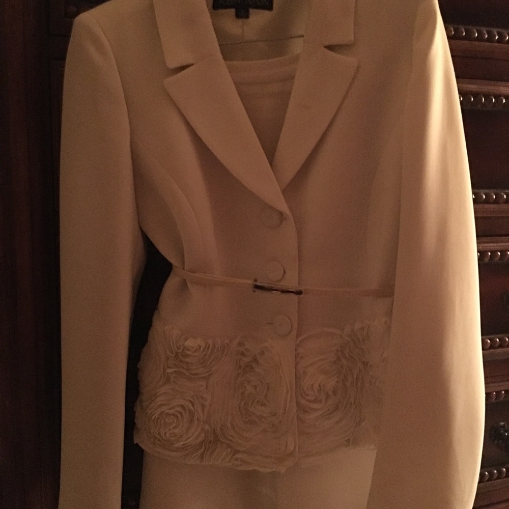 Albert Nipon Skirt Suit